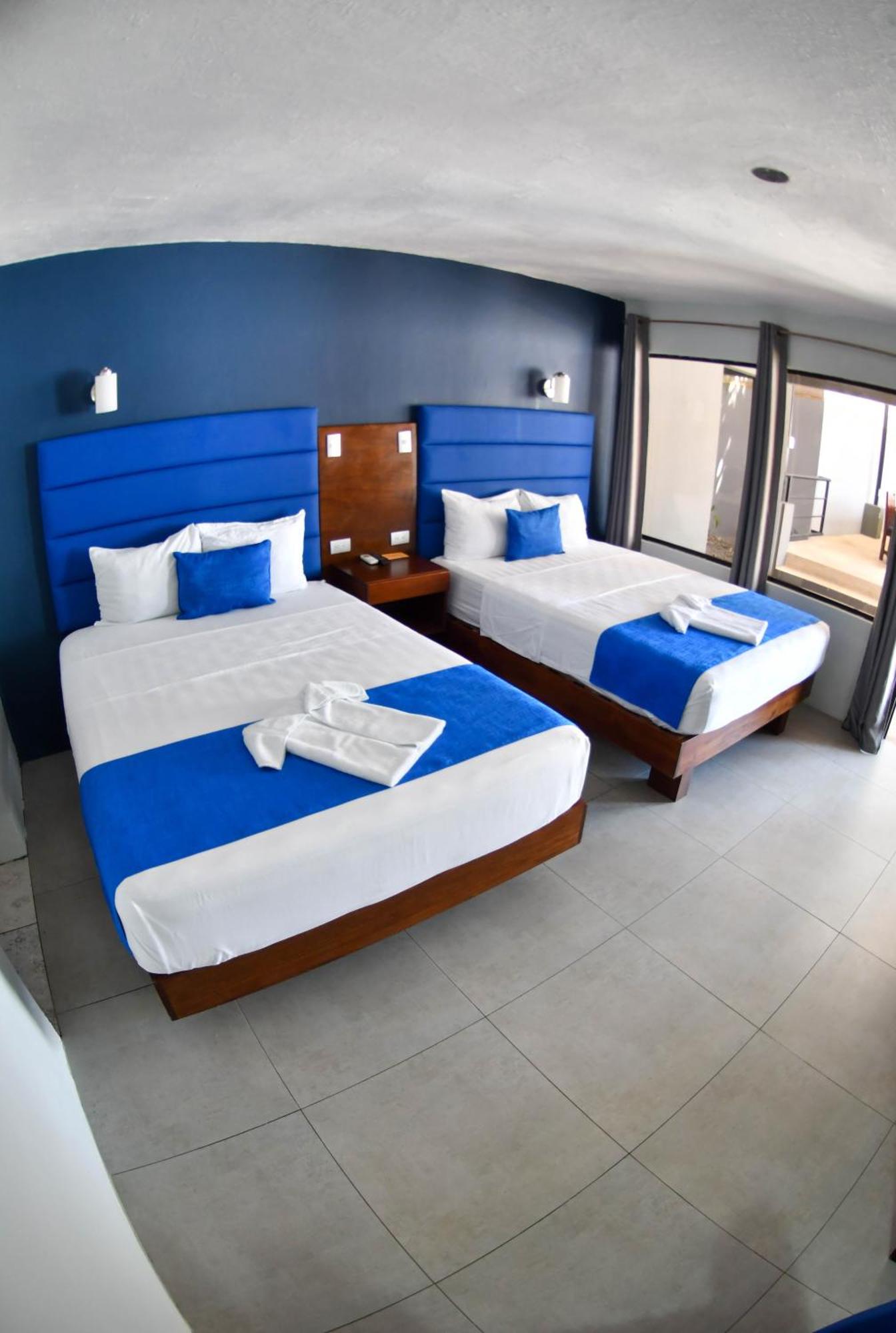 יקו Republik Hotel, Bistro And Nightclub On Site מראה חיצוני תמונה